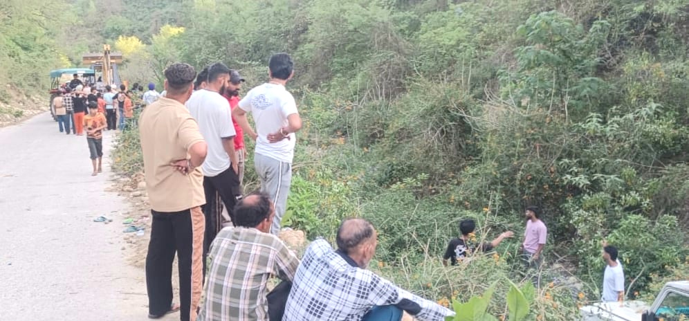 श्री खुरालगढ़ साहिब से लौट रही गाड़ी दुर्घटनाग्रस्त हो गई